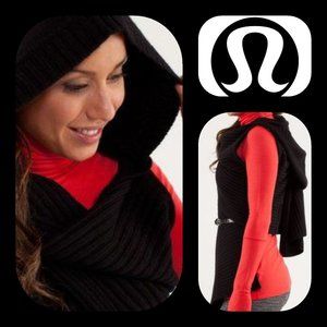 NEW!! LULULEMON *Rare*Apres Sickie Poncho/Scarf